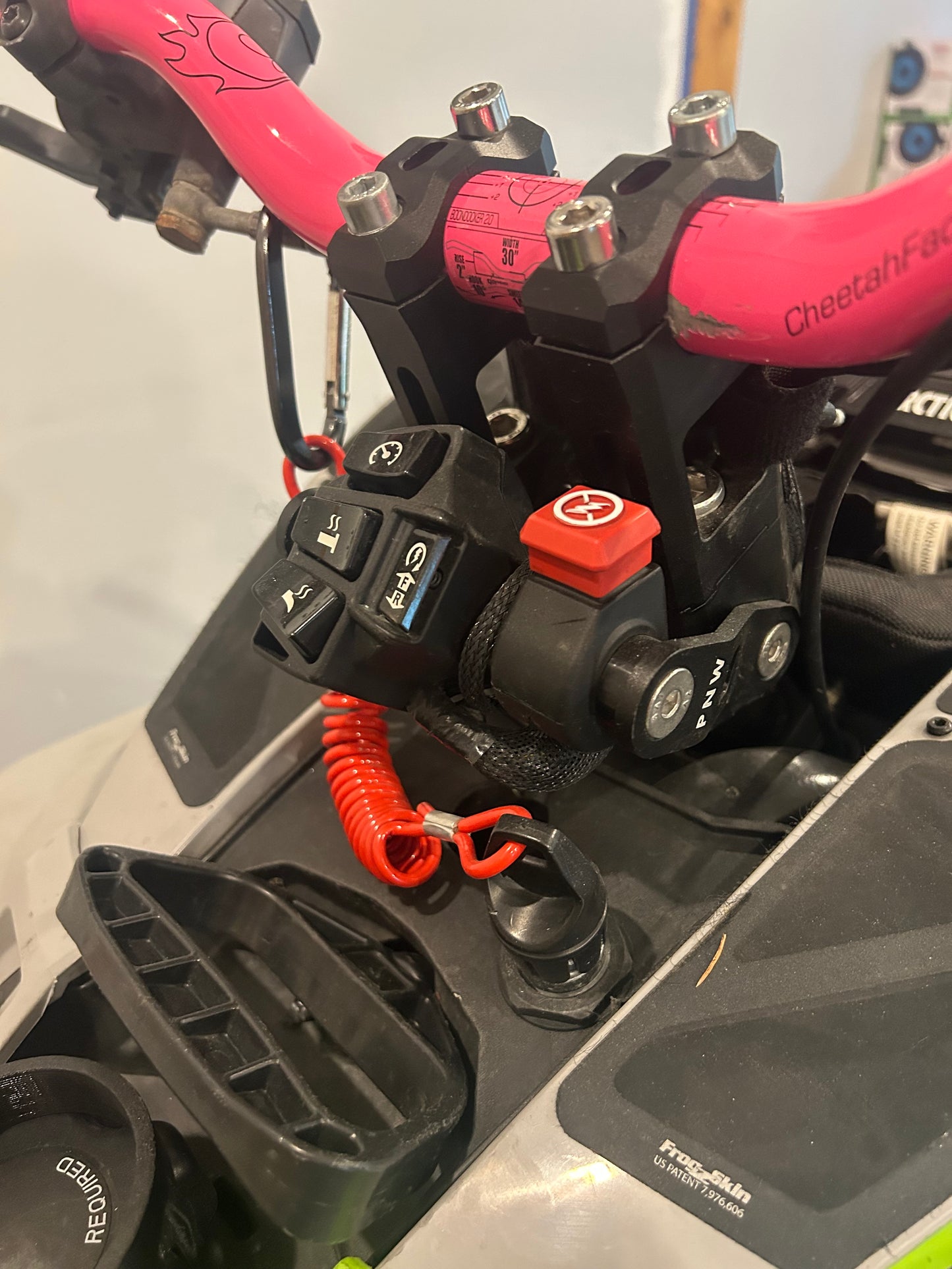 SUPPORT DE DÉPLACEMENT/GPS POUR INTERRUPTEUR ARCTIC CAT